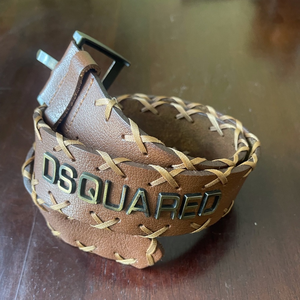 Vintage style DSQUARED whipstitch detail brown leather belt logo letter details